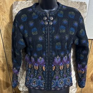 Women's Black and Blue Cardigan Sweater it better fit size s